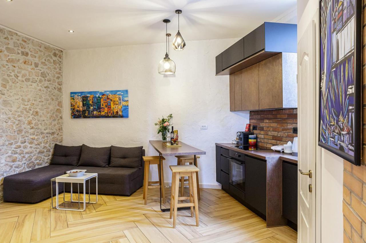Apartment Port - Unique